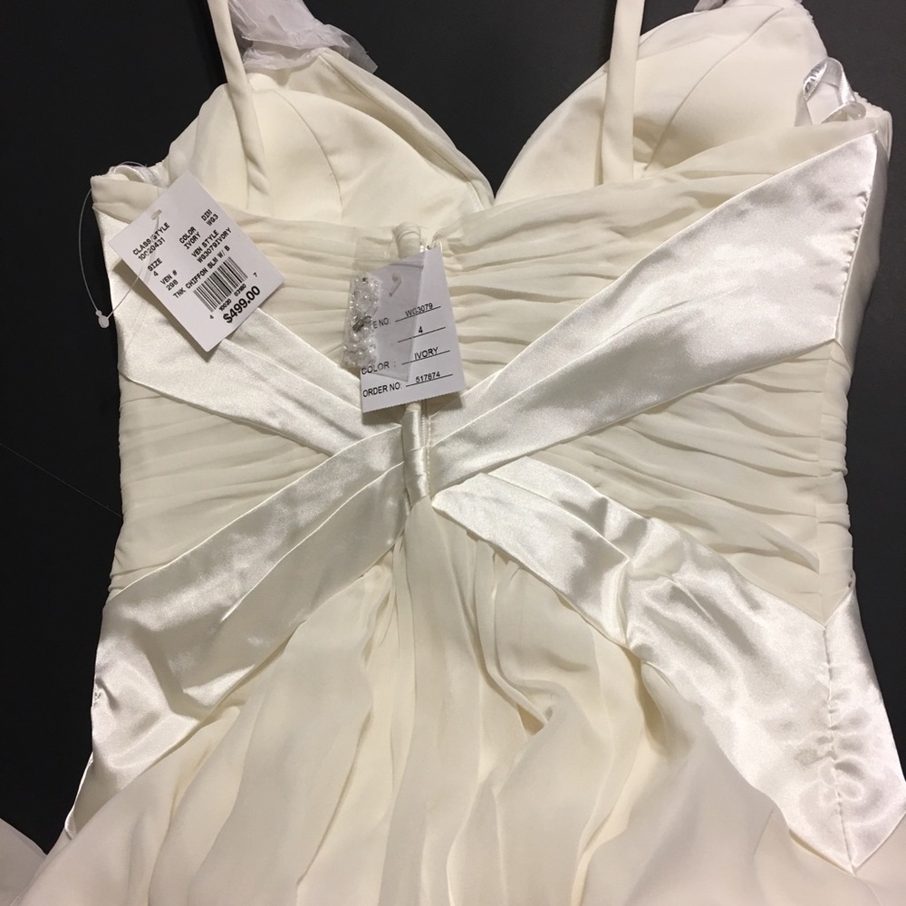 NWT Wedding gown David's Bridal New w/tags size 4 - Picture 5 of 7